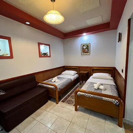 شقة Ajla S Apartamens تيرانا